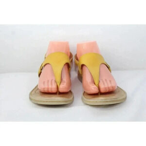 Born hand crafted footware Women's yellow Leather Thong Flip Flop Sandals Size 8